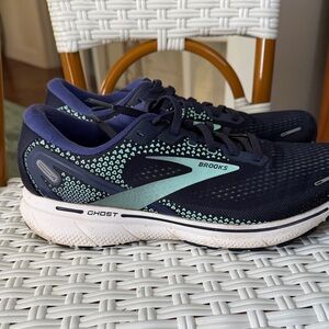 Brooks Women's Black and Teal Athletic Shoes